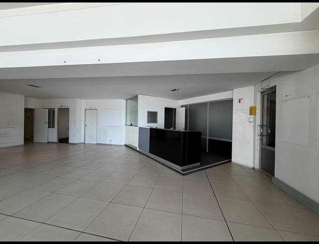 1,840.80M² SHOWROOM TO LET IN BRUMA